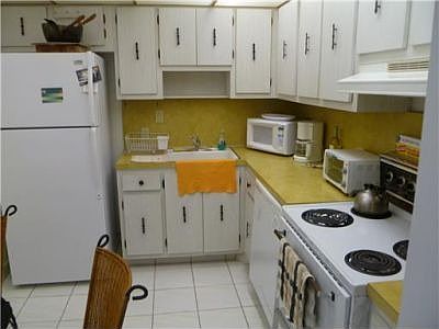 5th image of 100 Bayview Dr APT 1730