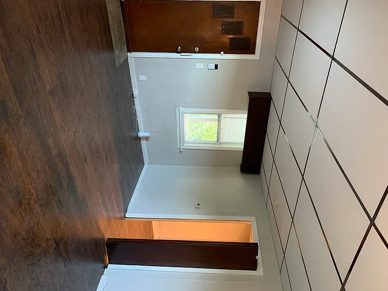 3279 Regent Rd — Photo 3