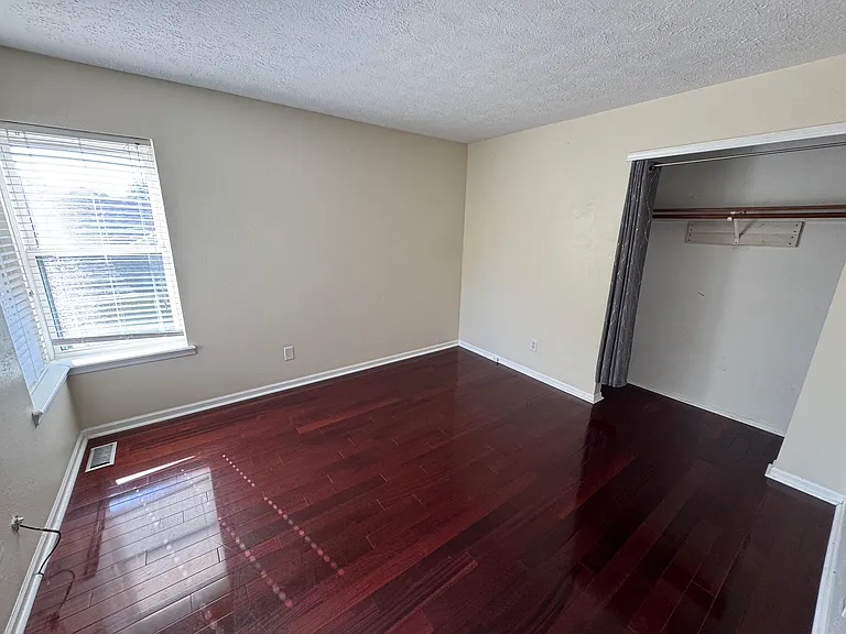 3315 Oak Tree Dr S — Photo 16