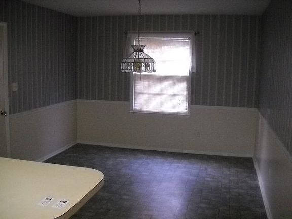 4th image of 243 Lipton Ln