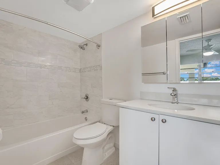 3075 Gardens East Dr #24 — Photo 11