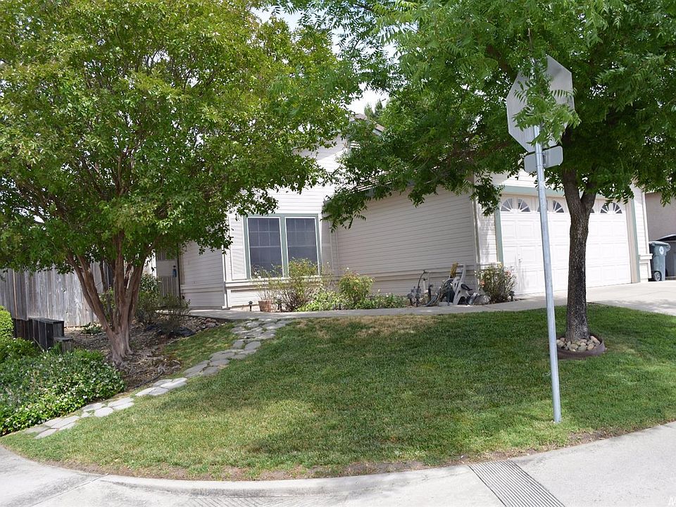 1st image of 8439 Heritage Hill Dr