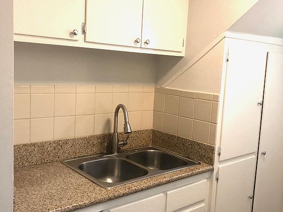 3rd image of 502 N Elena Ave APT 6