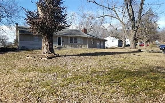 2nd image of 4924 Hedges Ave