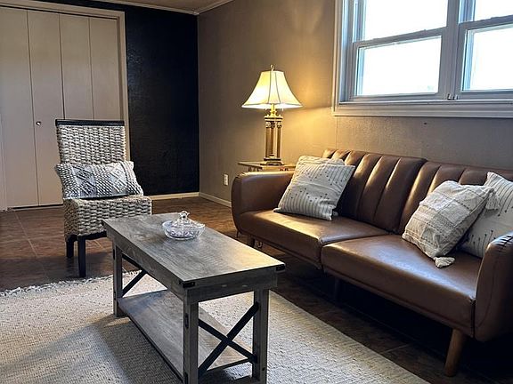 5th image of 708 N Rio St