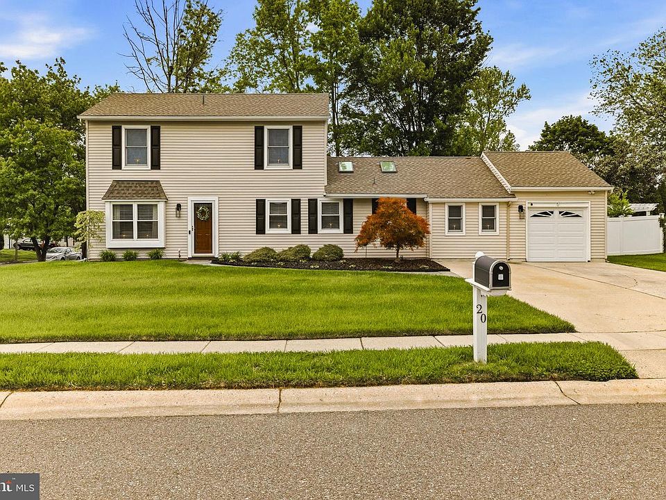 1st image of 20 Grayburn Dr