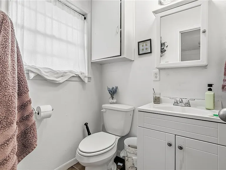 906 Gilchrist Ave — Photo 21