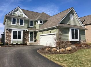 17564 Gates Landing Dr, Chagrin Falls, OH 44023