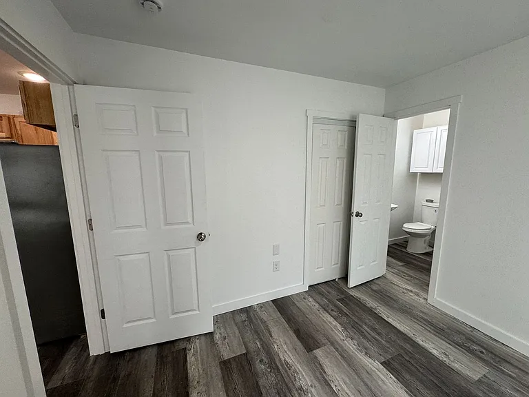 583 1/2 N Main St — Photo 9