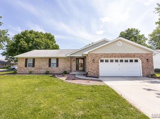 1 Cheryl Dr, Mascoutah, IL 62258