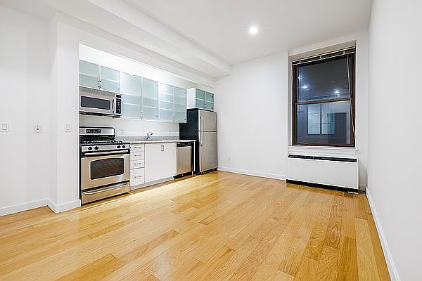 1st image of 37 Wall St APT 3D