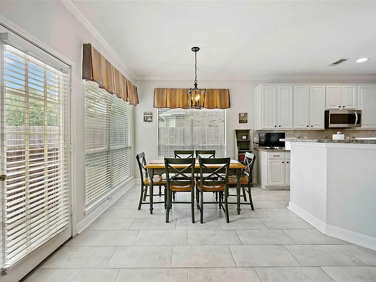 13611 Delacey Ln — Photo 9