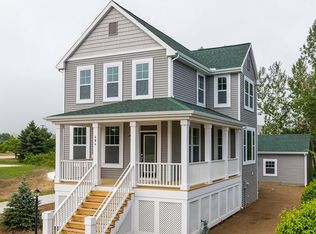 484 Summer Grove Dr, Douglas, MI 49406