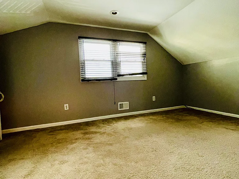 Home Office / Bedroom 4