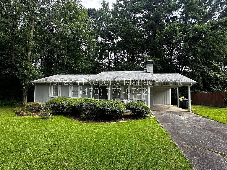 4014 White Oak Ct NW — Photo 1