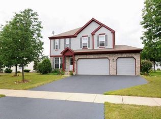 829 Honeysuckle Ln, Aurora, IL 60506