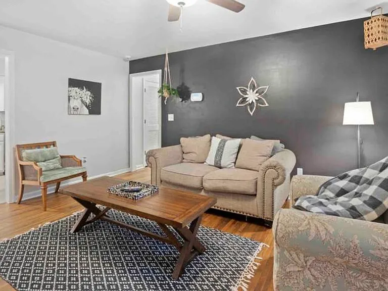 14 Meadowbrook Dr — Photo 3