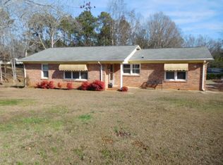 17 Woodlawn Dr, Ware Shoals, SC 29692