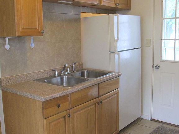 5th image of 3006 Emerald Dr