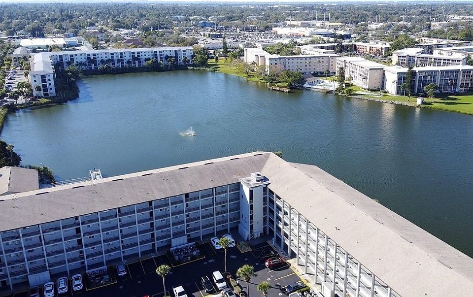 1st image of 3122 Lake Bayshore Dr #218