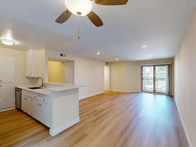The Willows Apartments — Photo 20