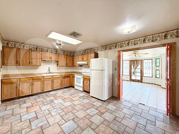 5th image of 5208 S 40th Pl