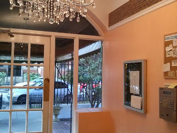 3rd image of 941 W Carmen Ave APT 601