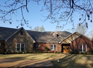 401 Windemere Dr, Jackson, TN 38305