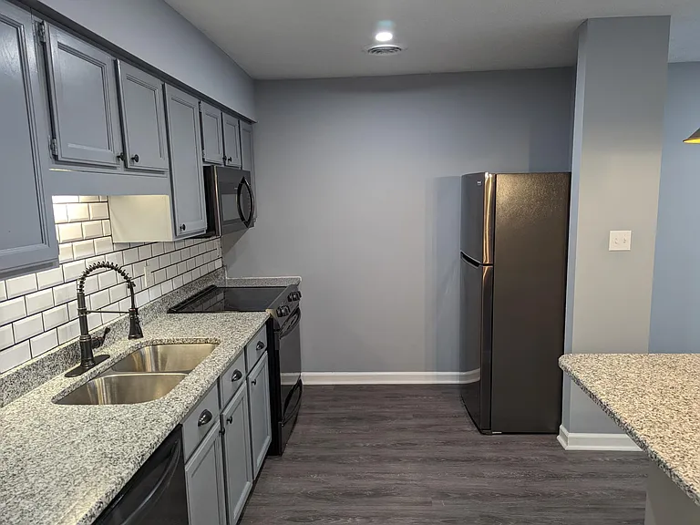 2905 La Villas Dr #303 — Photo 2