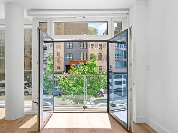 245 E 53rd St #2, New York, NY 10022