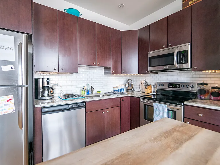 Queen Village Lofts — Photo 20