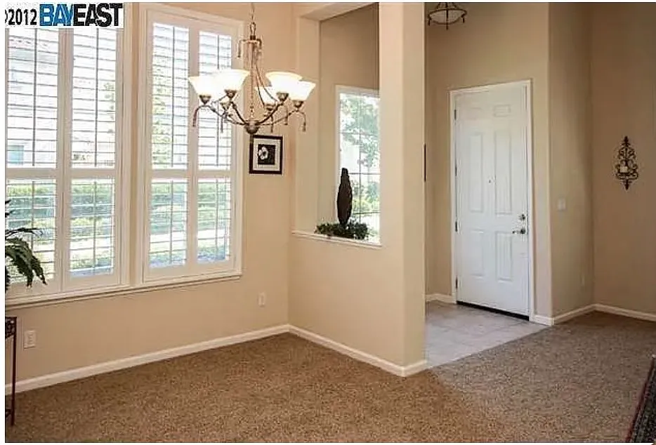 Building Photo - 4148 Sola Ct