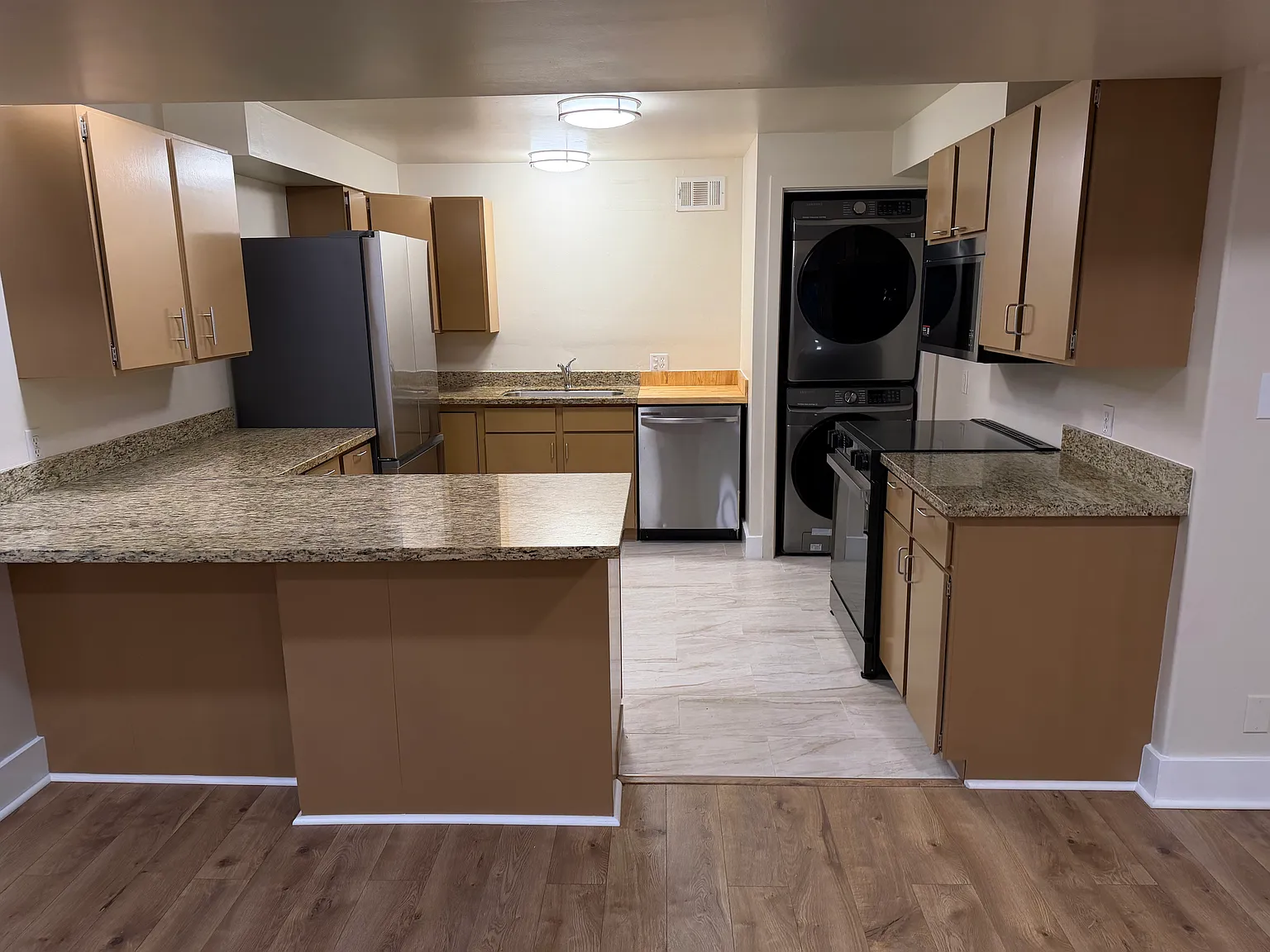 2 bed, 1050 sqft, $2,450 — Photo 4