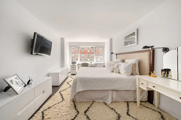 Sold by Compass | media 4