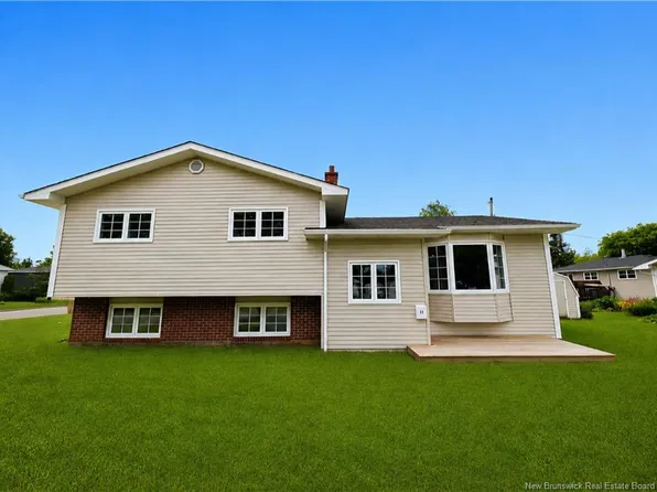 11 Pembroke Cres, Riverview, NB E1B 3Z9