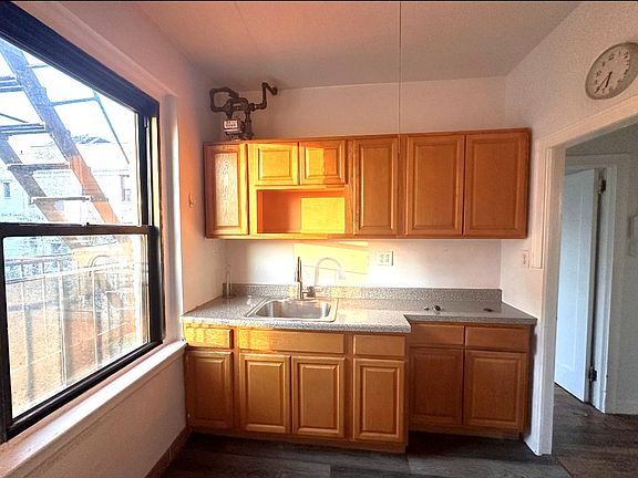 4th image of 21-78 35th St APT 4A