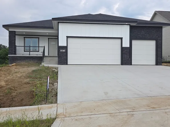 1875 E Autumn Trail Cir, Polk City, IA 50226