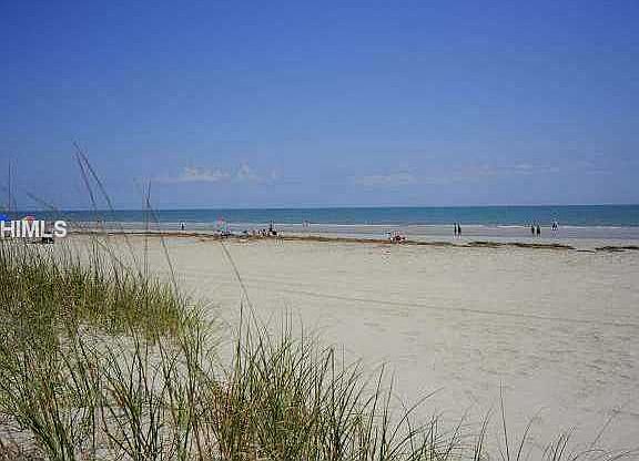 5th image of 37 S Forest Beach Dr APT 20