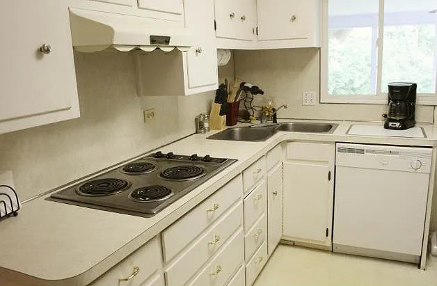 3 bed, 2.0 bath, 1530 sqft, $1,895 — Photo 3