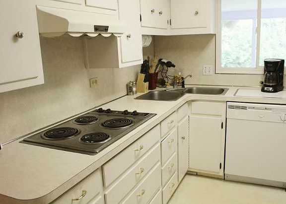 3rd image of 1701 Ravinia Rd