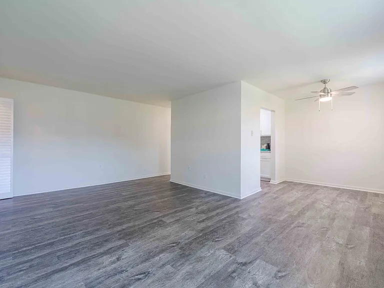 Ridgeview Apartment Homes — Photo 7