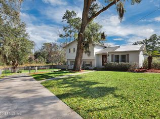 7186 King Arthur Rd N, Jacksonville, FL 32211