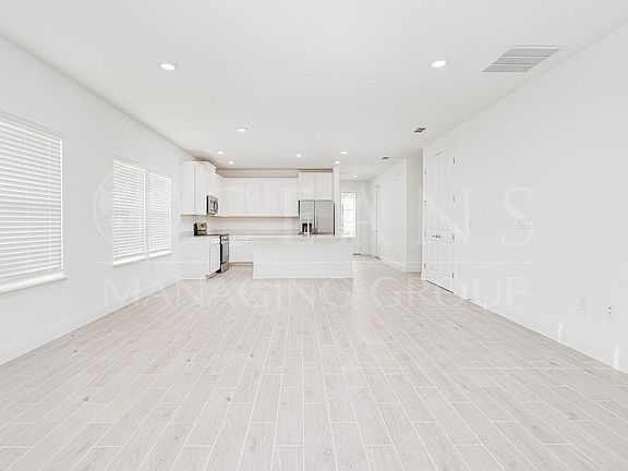 5th image of 4121 Acoma Dr