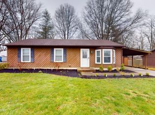 8525 Confederate Place Dr, Pewee Valley, KY 40056
