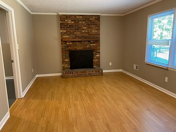 4th image of 110 Barclay Downs Dr