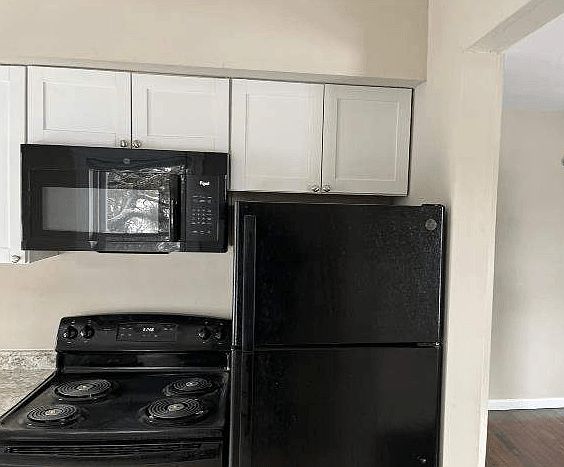 2nd image of 249 Ringgold St Floor 2