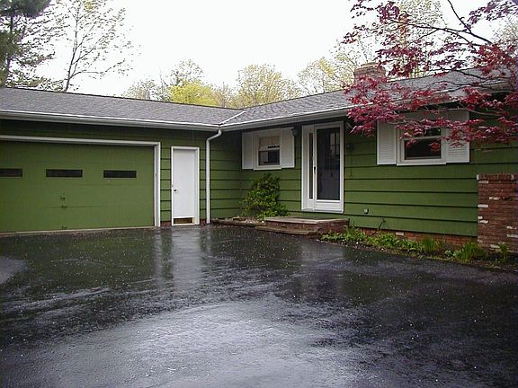 2nd image of 3420 Lawton Ln