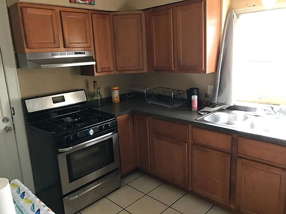 4th image of 4241 N Bernard St #1