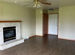 1040 S 9th St, De Pere, WI 54115