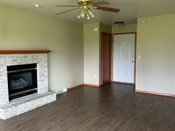 1040 S 9th St, De Pere, WI 54115